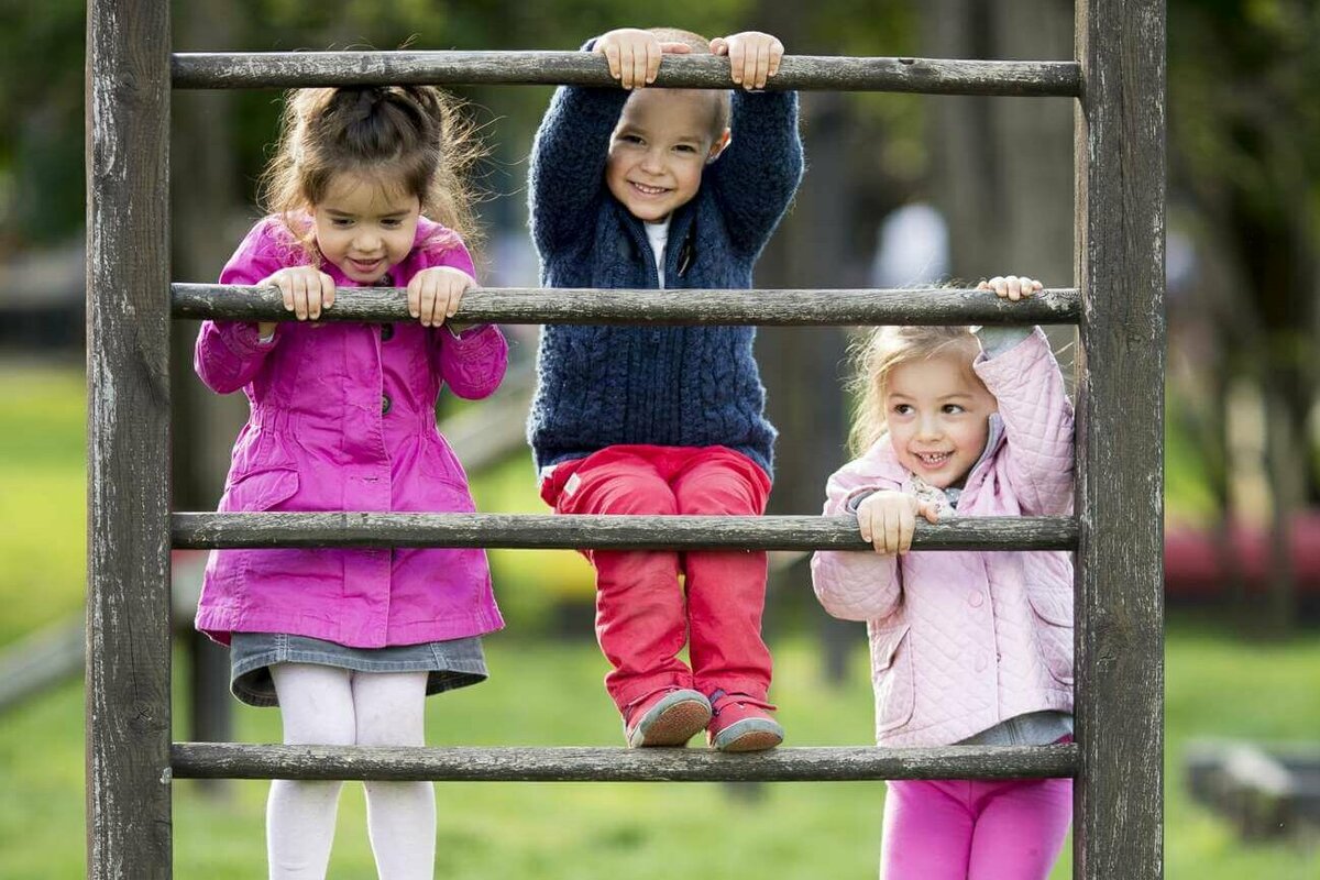 Spielplatz, Kinder, Klettern