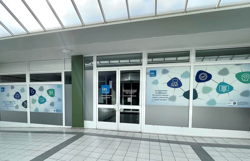 Eingang zum Standort Görlitz der ias health & safety GmbH