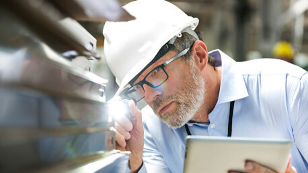 Prüfung der Betriebsmittel durch einen Sicherheitsingenieur