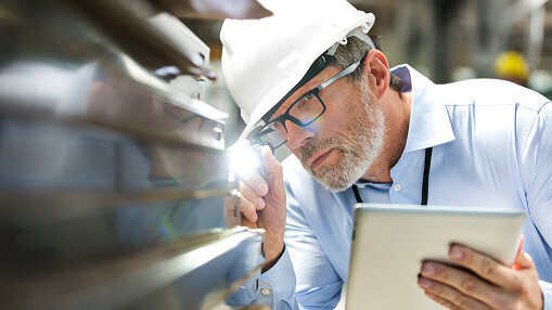 Prüfung der Betriebsmittel durch einen Sicherheitsingenieur