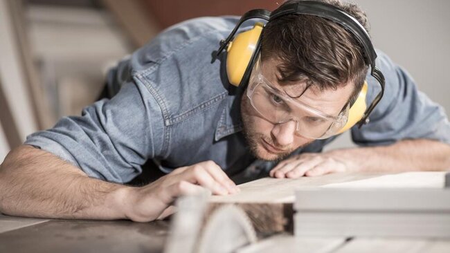 Gehörschutz gegen Lärmbelastung.