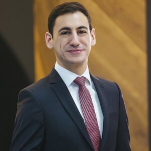 Portraitaufnahme von Dominik Tascioglu