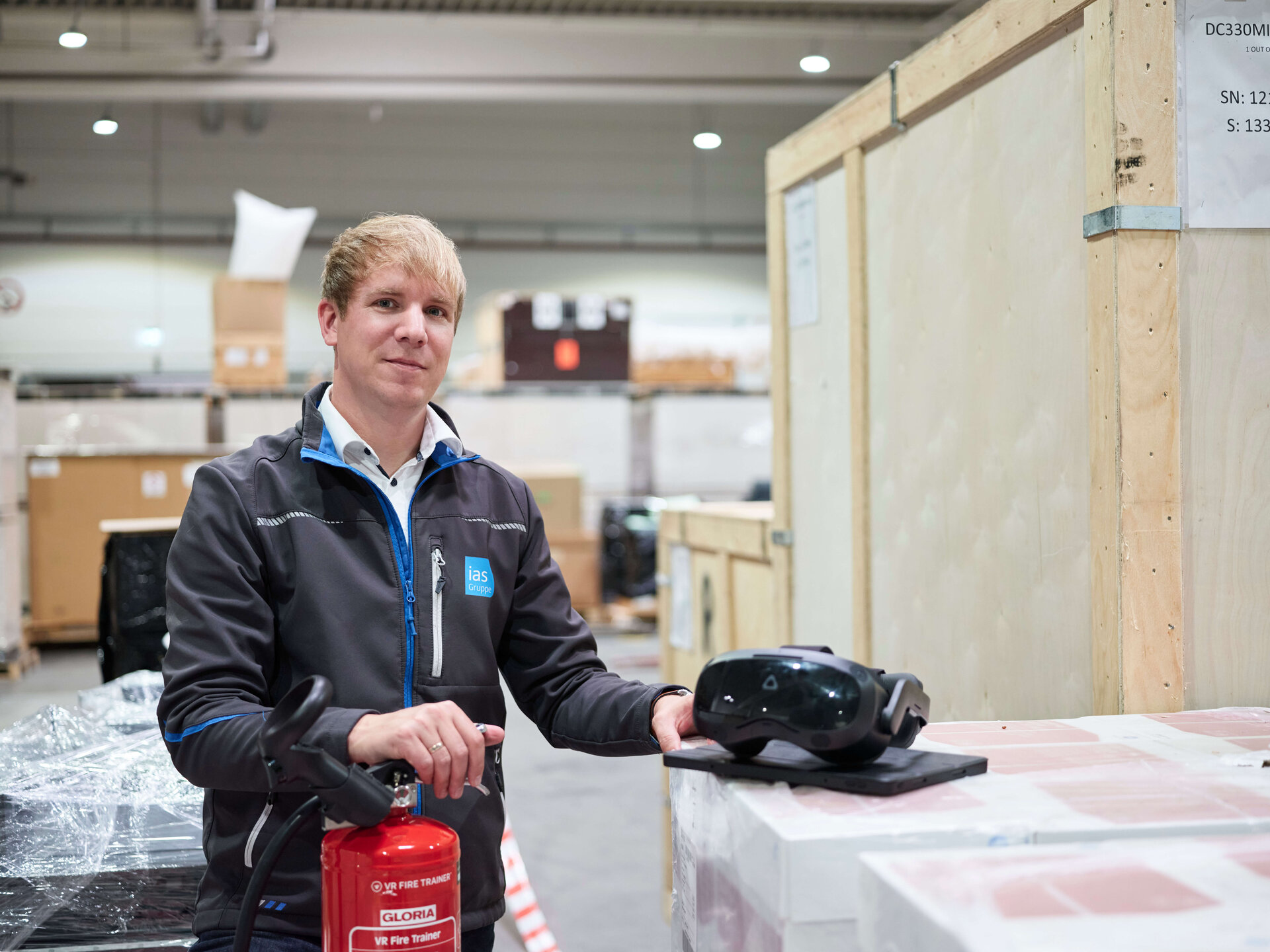 Ein externer Brandschutzbeauftragter der ias-Gruppe bei einer Brandschutzschulung