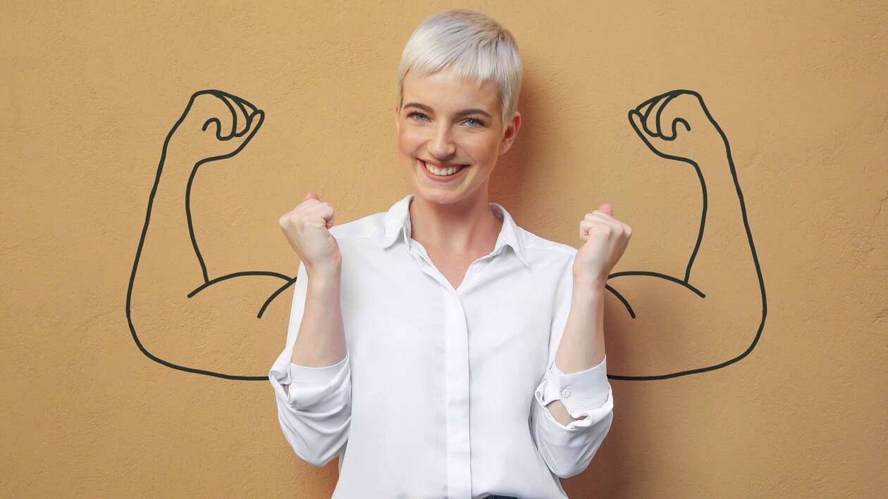 Immunsystem Frau mit starken Armen als Illustration